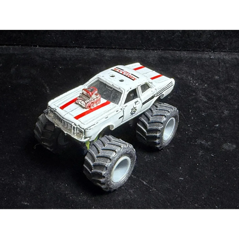Vintage Yatming SQUASH Unit-Super Sedan, Monster Truck, Diecast White 1/64 85003